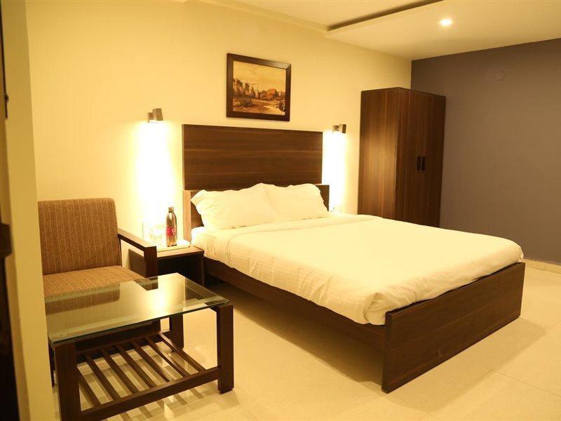 Hotel Metropolis Hubli Exterior photo