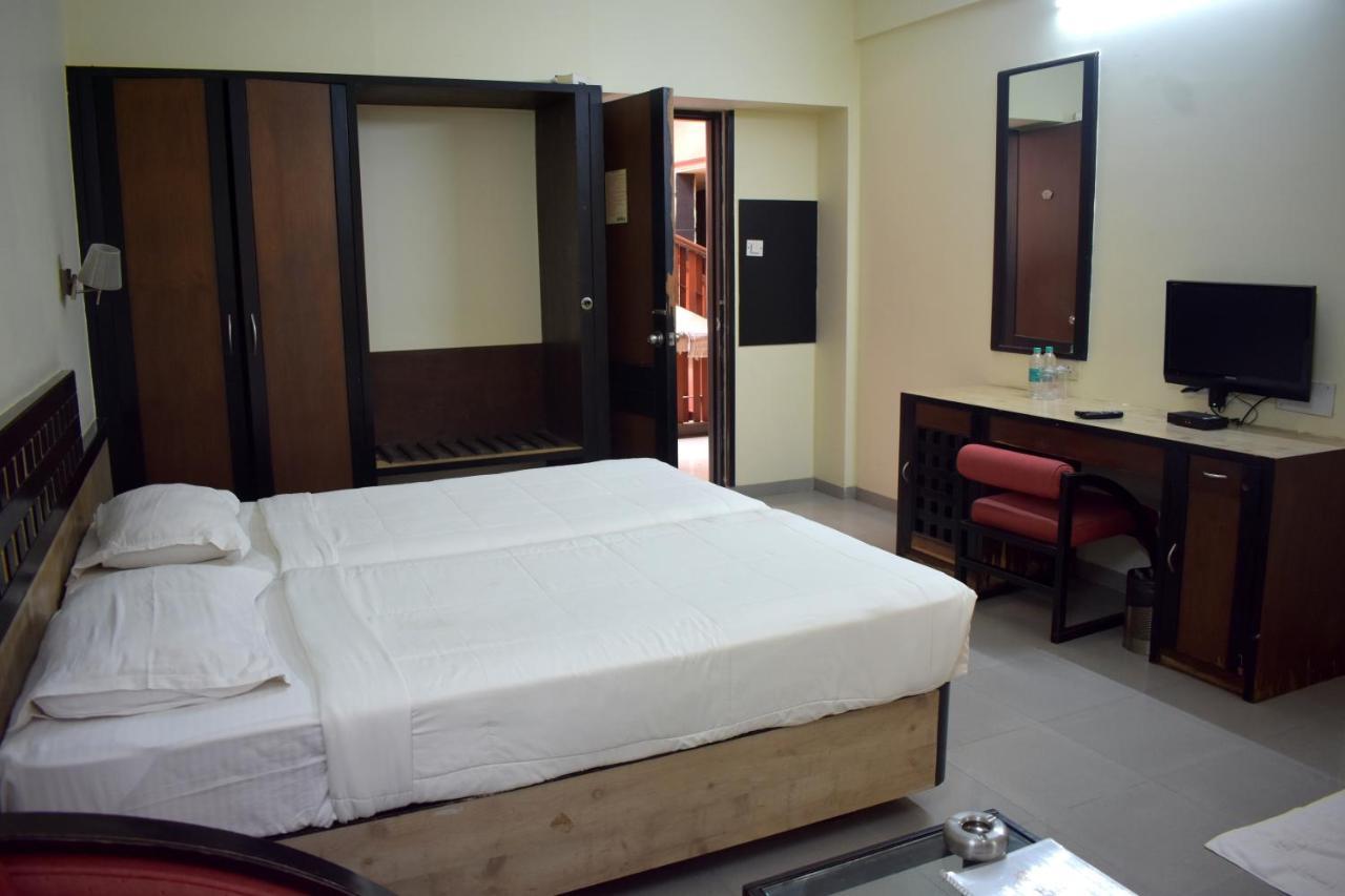 Hotel Metropolis Hubli Exterior photo