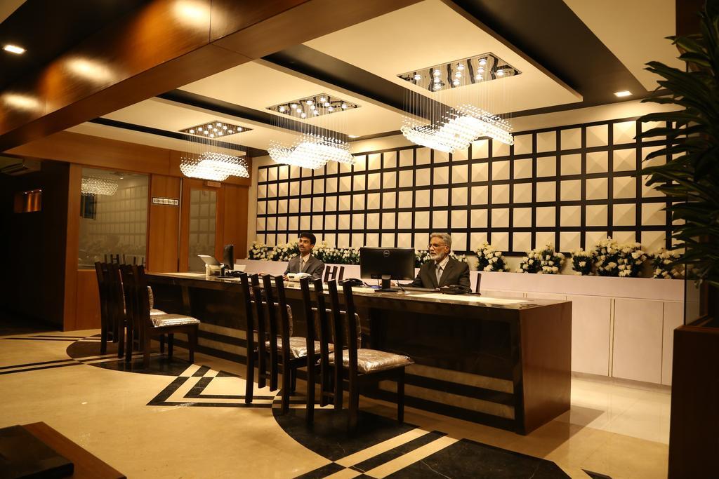 Hotel Metropolis Hubli Exterior photo