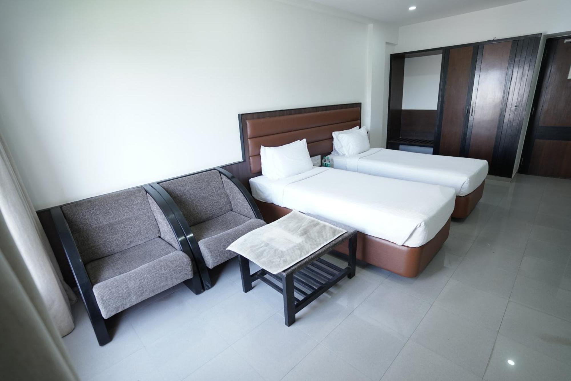 Hotel Metropolis Hubli Exterior photo