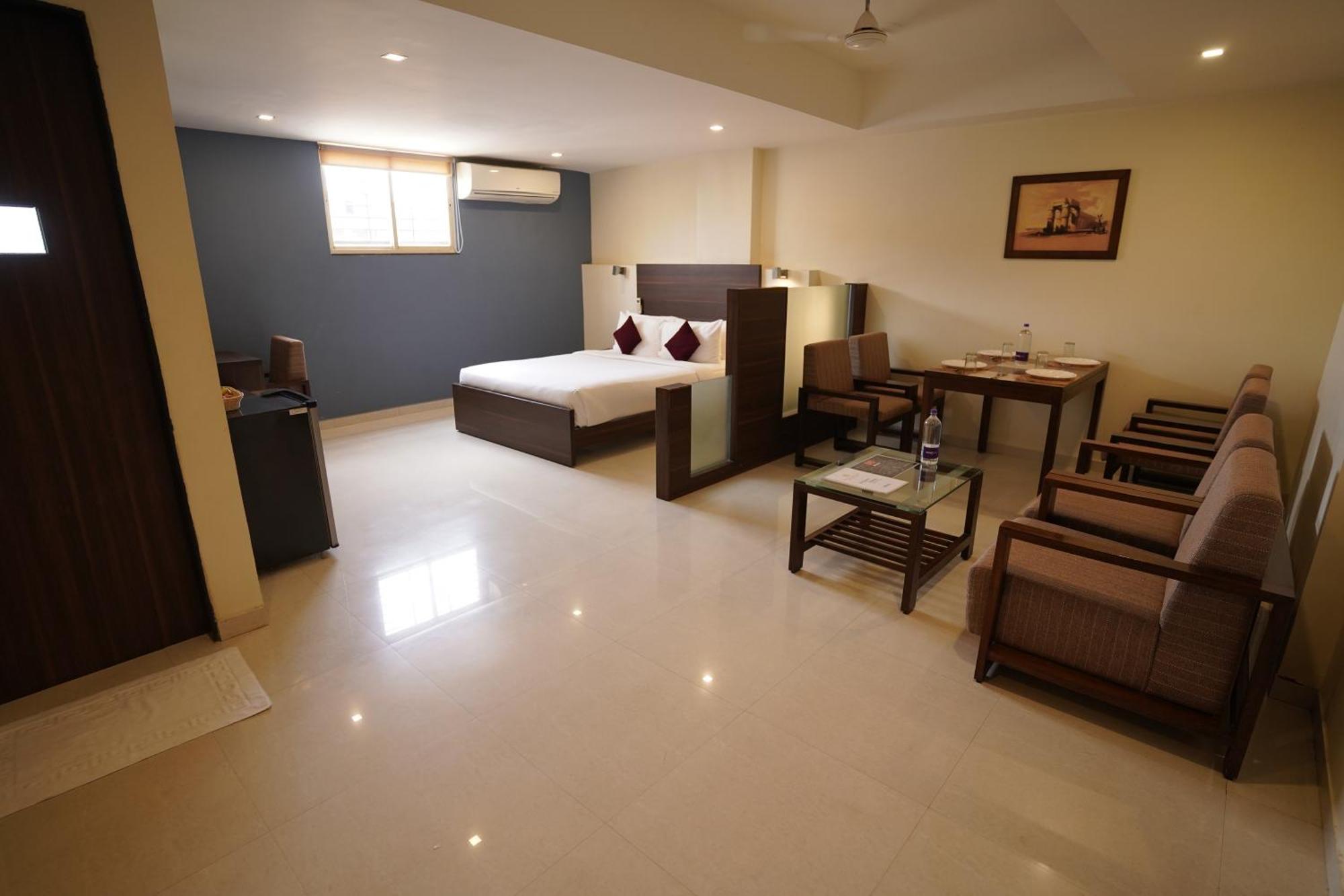 Hotel Metropolis Hubli Exterior photo