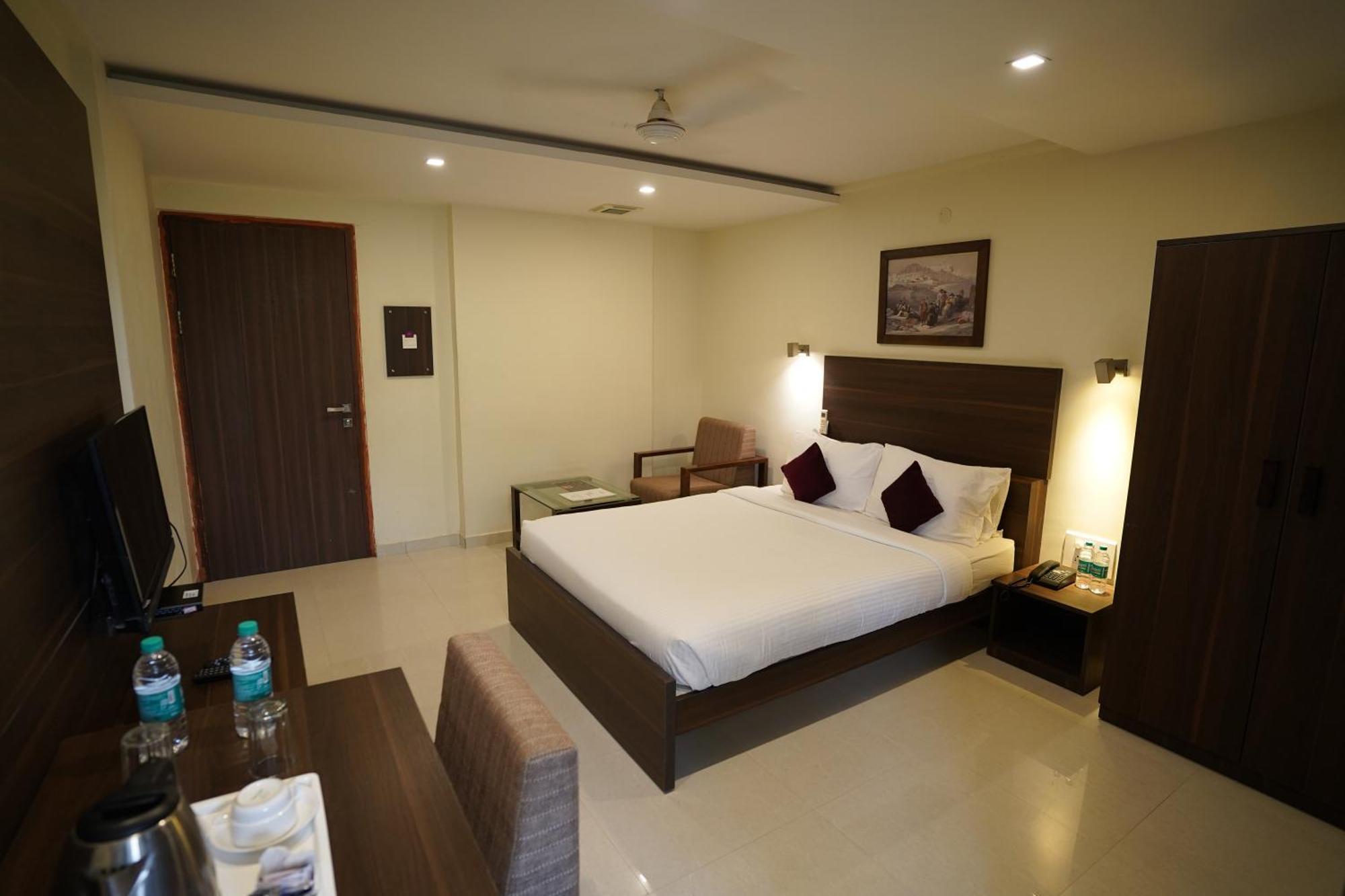 Hotel Metropolis Hubli Exterior photo